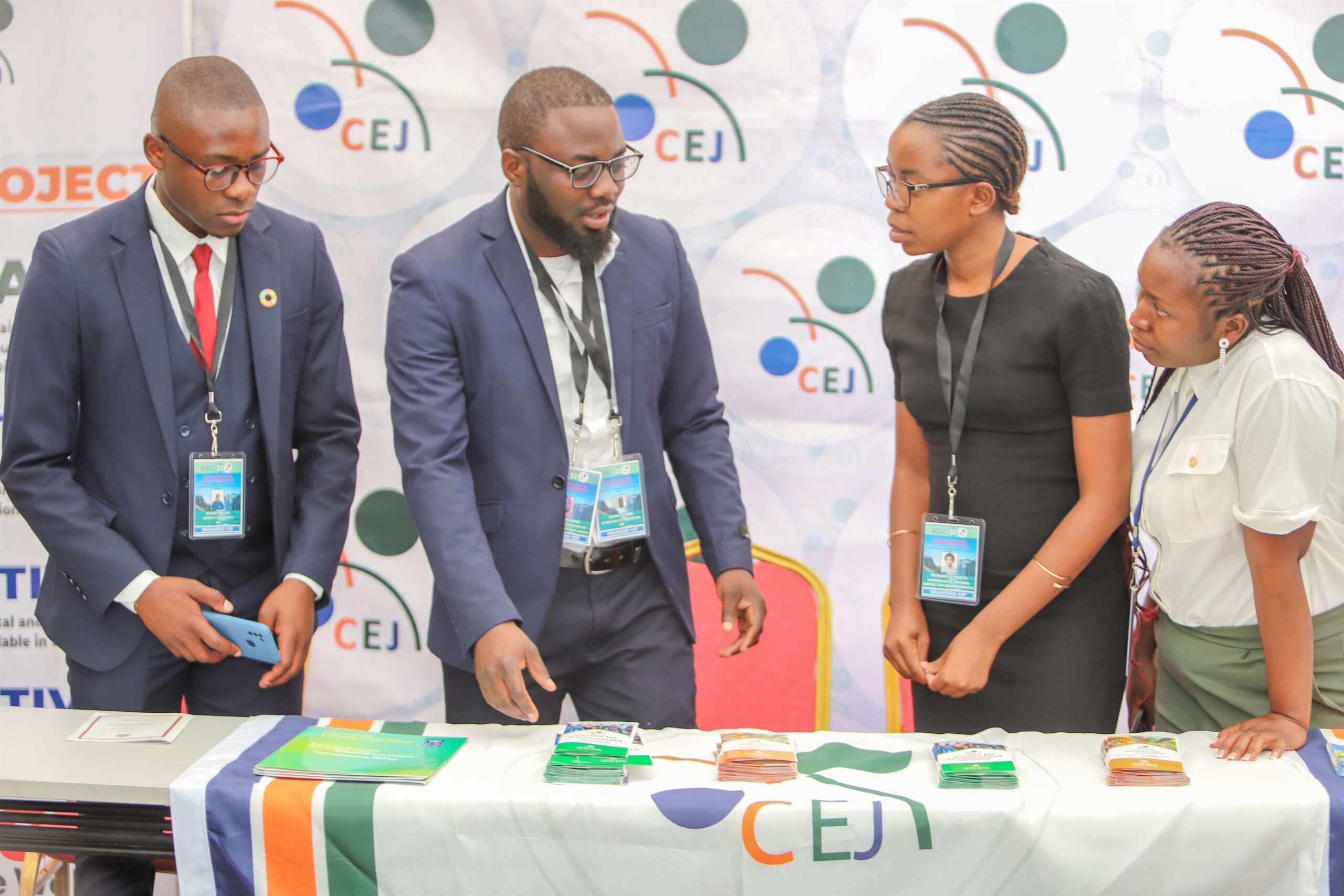 Mass Image Compressor Compressed this image. https://sourceforge.net/projects/icompress/ with Quality:80