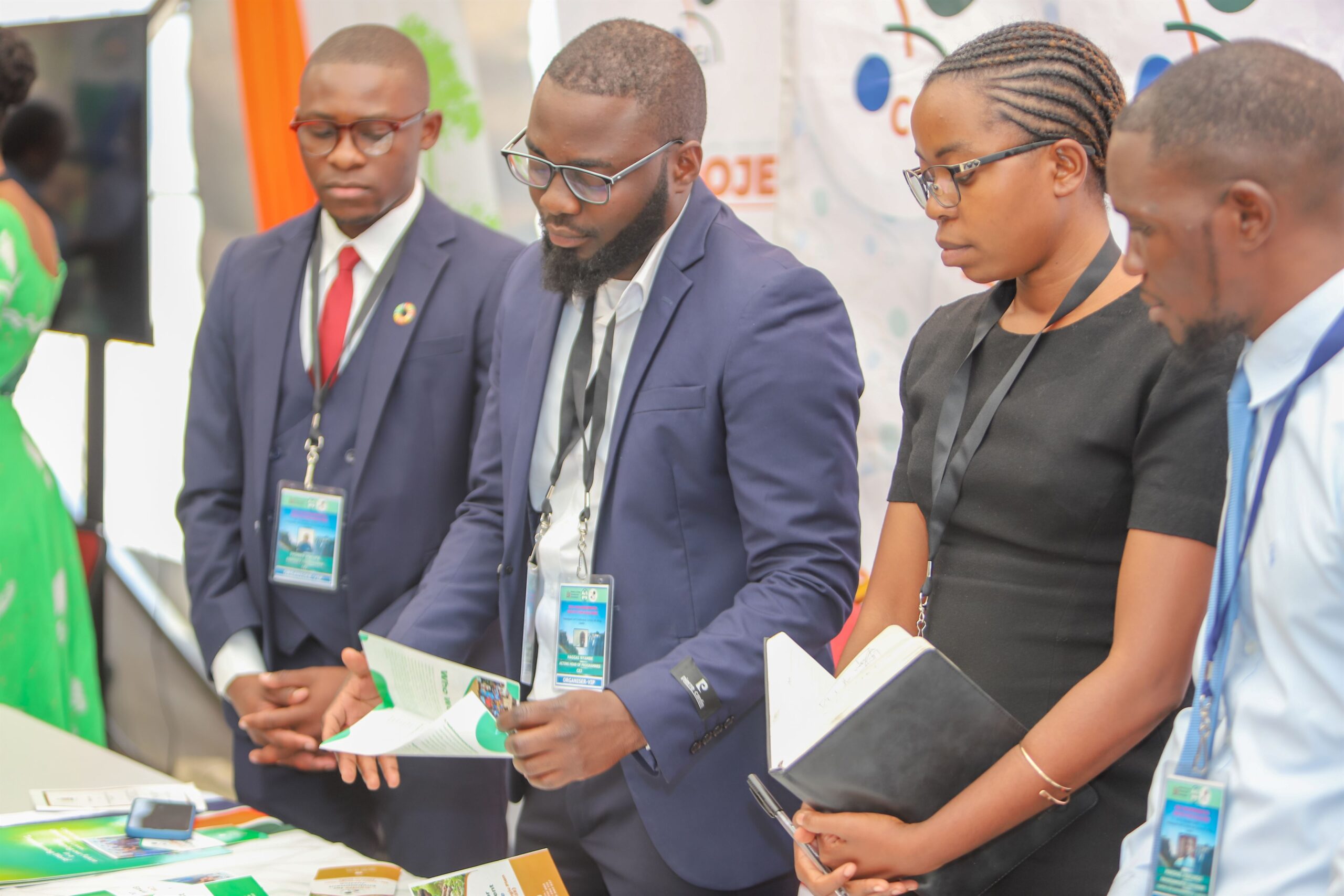 Mass Image Compressor Compressed this image. https://sourceforge.net/projects/icompress/ with Quality:80